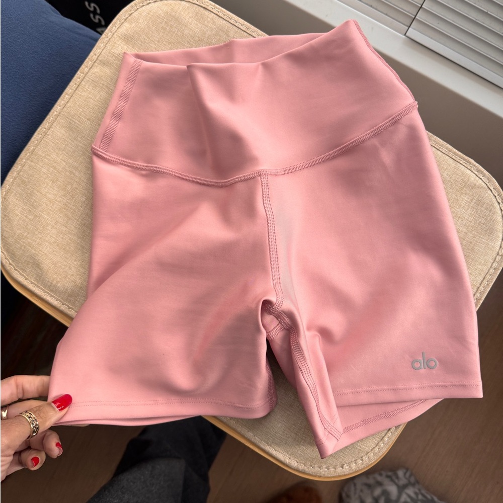 ALO Yoga 5” energy  short - XS - vintage pink